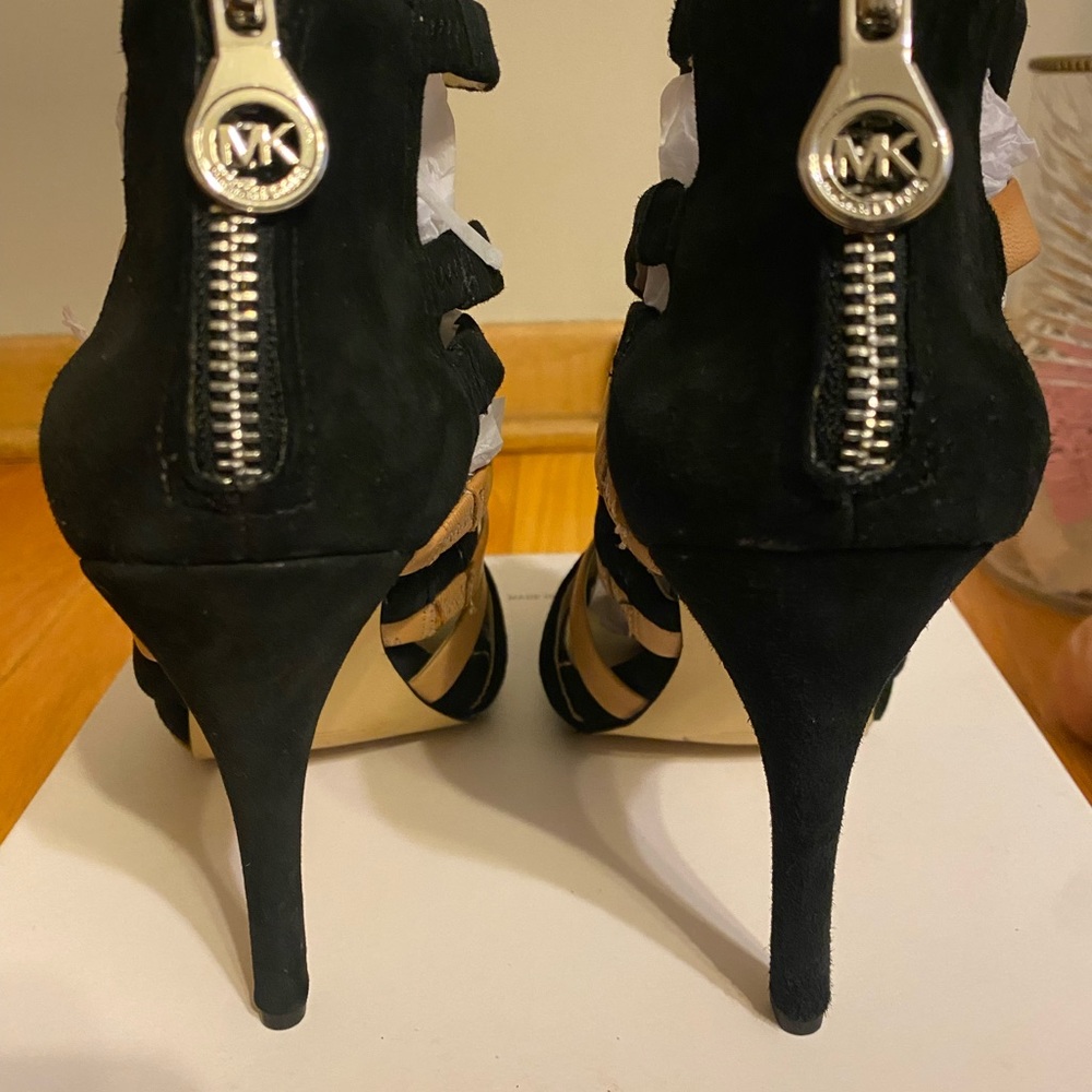 Michael Kors Black and Tan Strappy Sandals size 8 - Picture 2 of 11